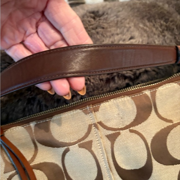 Coach Tan and Brown Signature Shoulder Bag - Picture 4 of 10